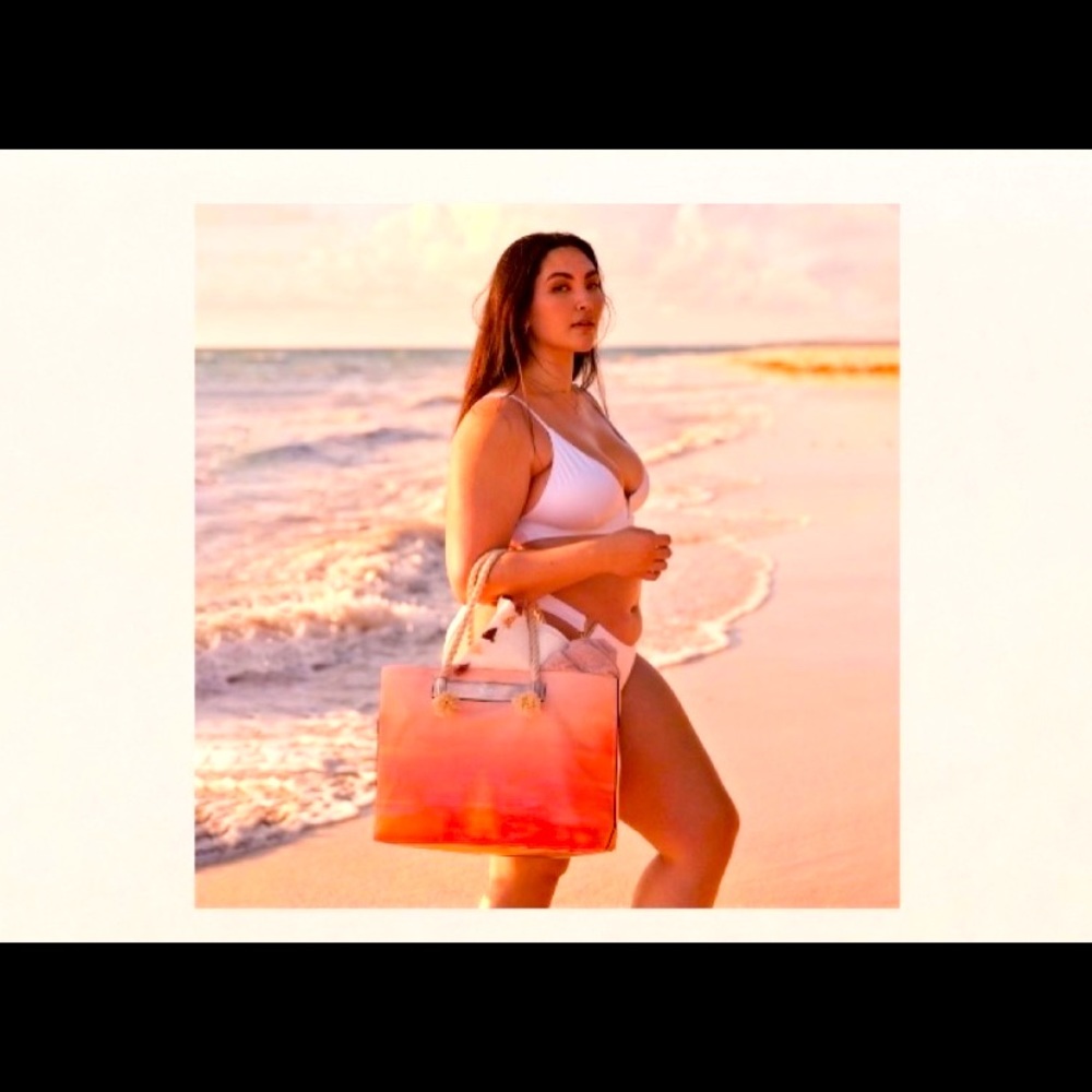 New 🤩VS Canvas Tote NWT